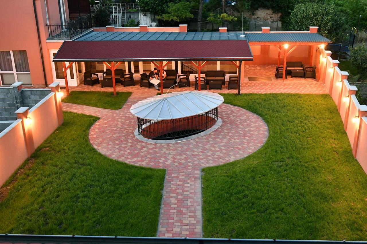 Hotel Barbakan Печ Екстериор снимка