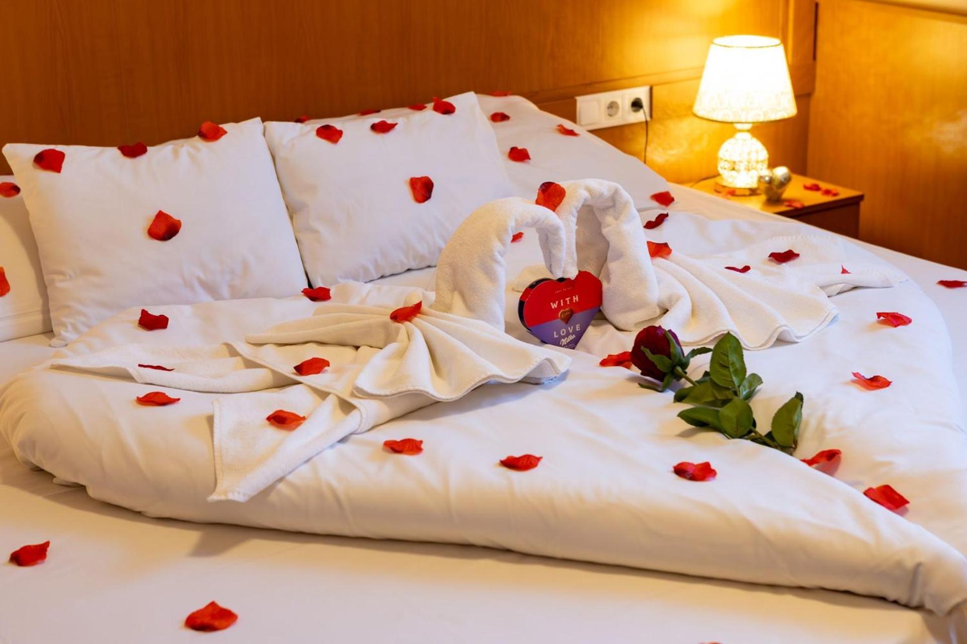 Hotel Barbakan Печ Екстериор снимка